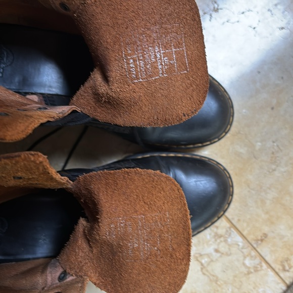 Dr.Martin Leona lace up platform boots - Picture 7 of 7